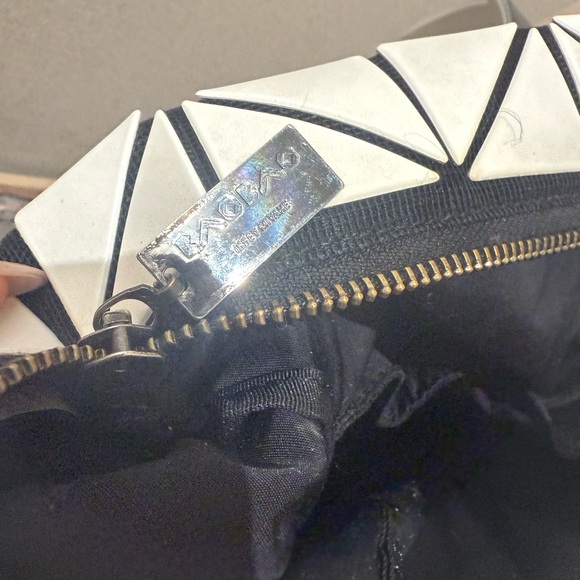 Bao Bao Issey Miyake Geometric White and Black Tote Bag - Picture 12 of 15